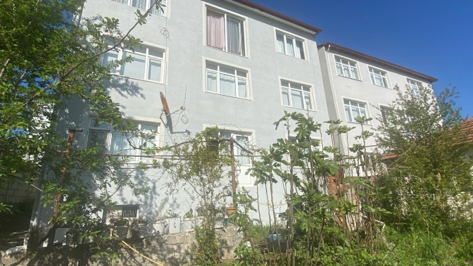 3 kattan düşen çocuk ağır yaralandı