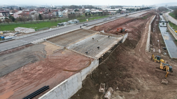 Alikahya Stadyum yolunda köprü kirişleri tamam