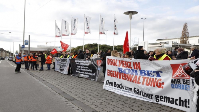 Almanyada işten çıkarılan Türk işçilerden eylem