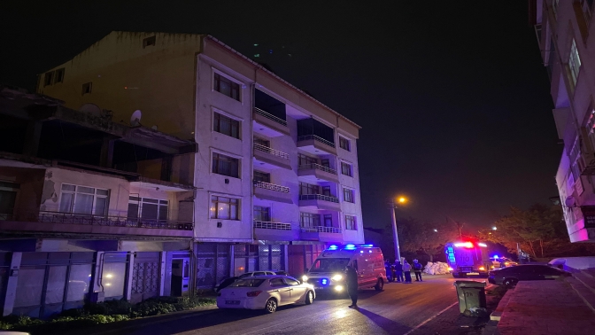 Apartmanı gaz kokusu sardı, bina tahliye edildi
