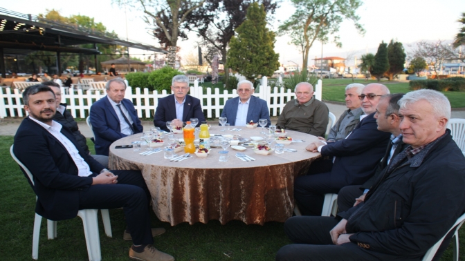 Artvinliler iftarda birlik ve beraberlik mesajı verdi