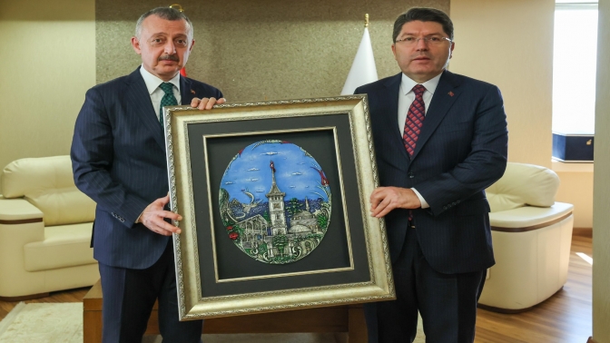 Bakan Tunç’tan Büyükakın’a ziyaret