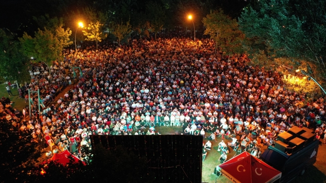Başiskele Sahili’nde Çeyrek Final Coşkusu