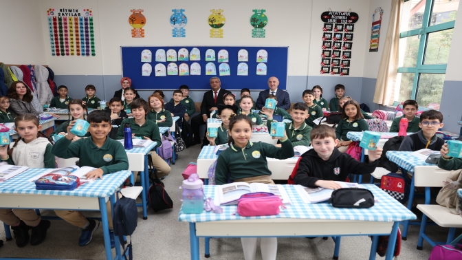 Başkan Bıyık’tan haftanın ilk gününde öğrencilere moral ziyareti