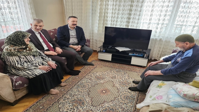 Başkan Sezer'den Anneler Gününde Anlamlı Ziyaret