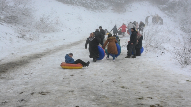 Beklenen kar gelince vatandaşlar soluğu Kartepede aldı