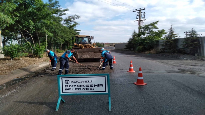 Bozulan yol ve kaldırımlara hızlı onarım