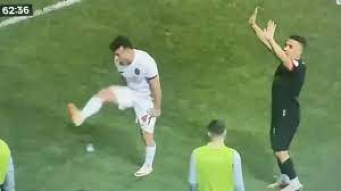 Burak Süleyman Amed maçında yaptığı hareketler için özür diledi