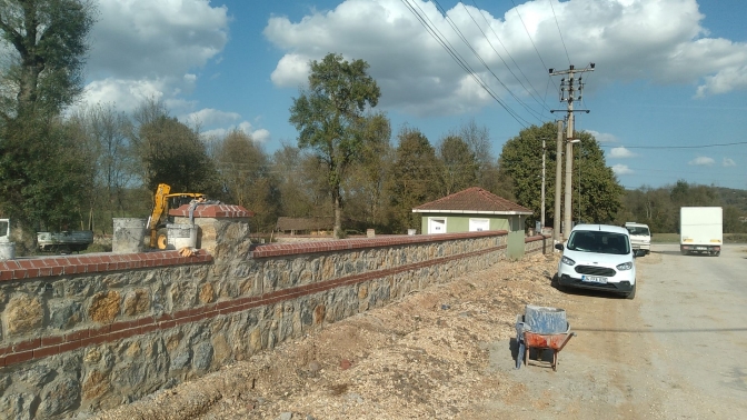 Büyükşehir, mezarlıkların bakımını unutmuyor