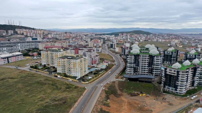 Çayırova Veysel Karani Caddesi üstyapı çalışmasıyla yenileniyor