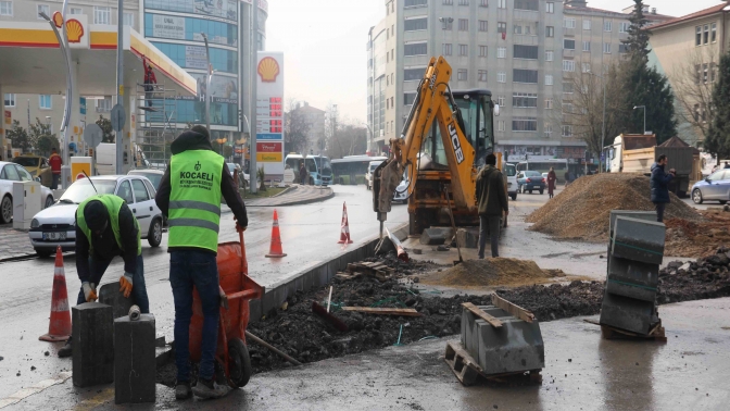 Büyükşehir, Gebze’deki dolaşım planı projesinde saha imalatlarına devam ediyor. Çalışmalar tamamen tamamlandığında şehir içi trafiği nefes alacak