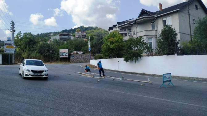 Gölcük’te ulaşım güvenliği için kavşak düzenlemeleri