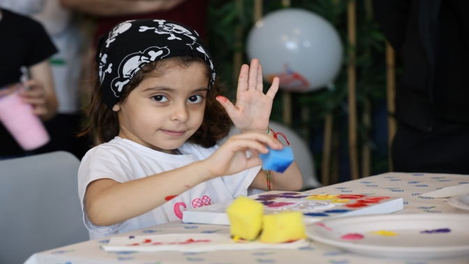 Hastanedeki çocuklara 23 Nisan sürprizi