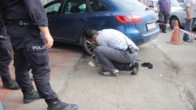 Havaya ateş ederken omzundan yaralandı