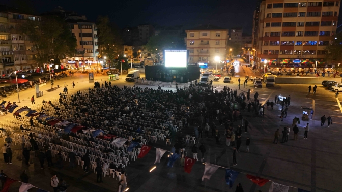 İzmit Kent Meydaninda Tarihi gece