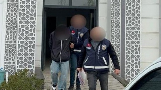İzmitteki iş yerinden 49 bin TL değerinde ürün çaldılar