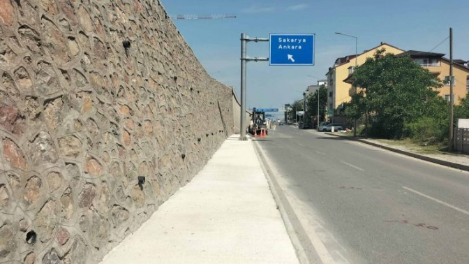 Kartepe İstasyon Mahallesi’nde yaya kaldırımı tamam