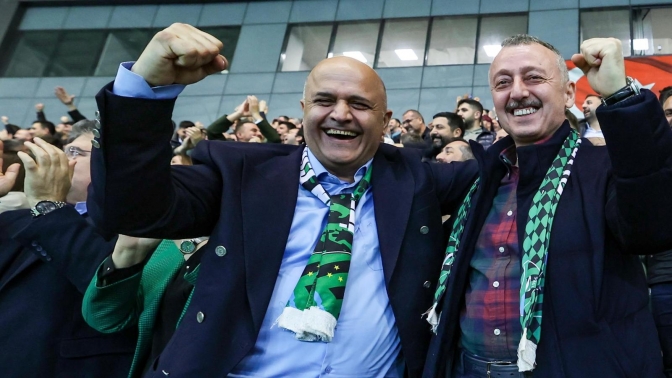 Kent Meydanı’ndan taraftara seslendiler: Asıl kutlama yarın