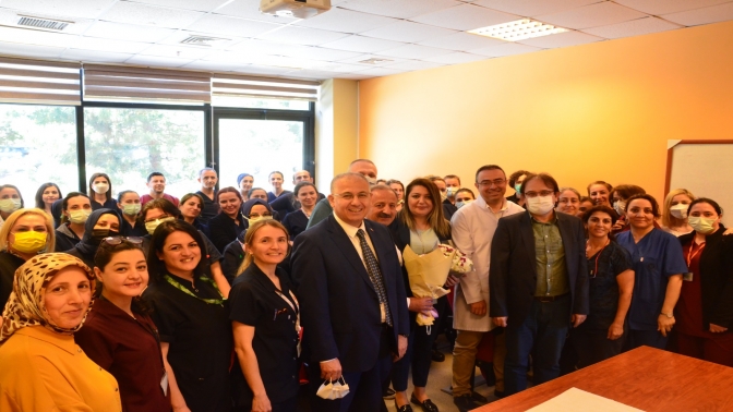 Kocaeli Üniversitesi Hastanesi Hemşireler Gününü Kutladı