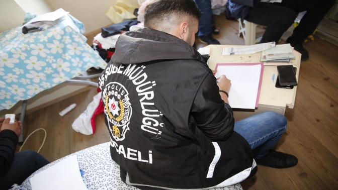 Kocaelide fuhuş operasyonu; 10 gözaltı