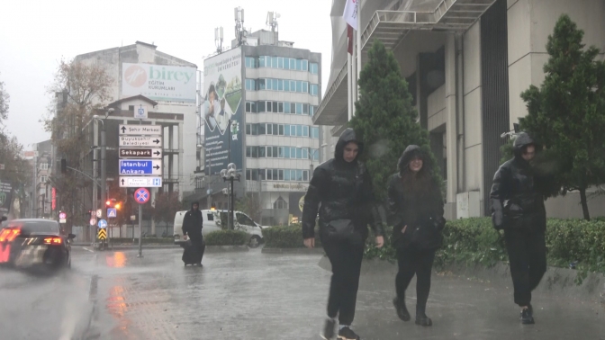 Kocaelide sağanak günlük yaşamı olumsuz etkiledi