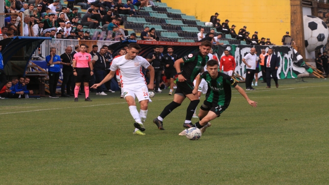 Kocaelispor: 1 - Ayvalıkgücü Belediyespor: 4