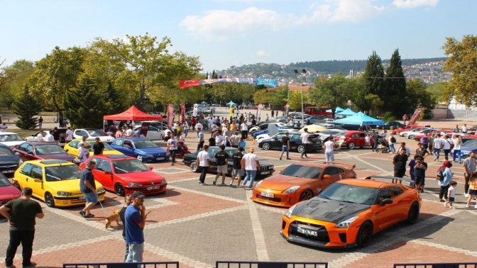 Modifiyeli araç tutkunları Fuarda buluştu