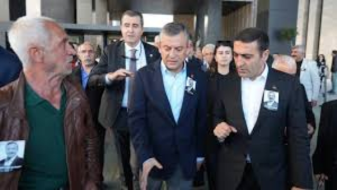 Özgür Özel Saldırıya Uğradı