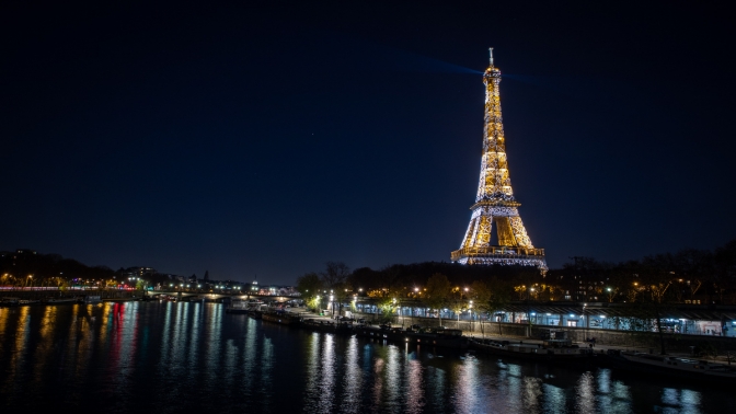 Paristeki sembol yapılar enerji tasarrufu için erken karartılıyor