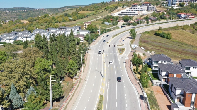 Prof. Dr. Baki Komsuoğlu bulvarında trafik çizgileri yenilendi