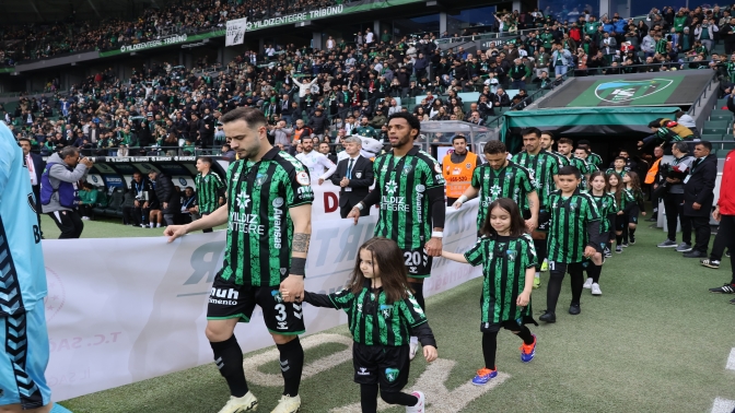 Şampiyon Kocaelispor 4-3 Yenildi