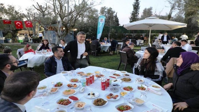 Şayir , İftarını Şehit Ve Gazi Aileleriyle Açtı