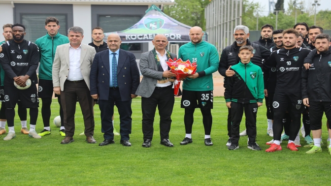 Söğütten Kocaelispora şampiyonluk ziyareti