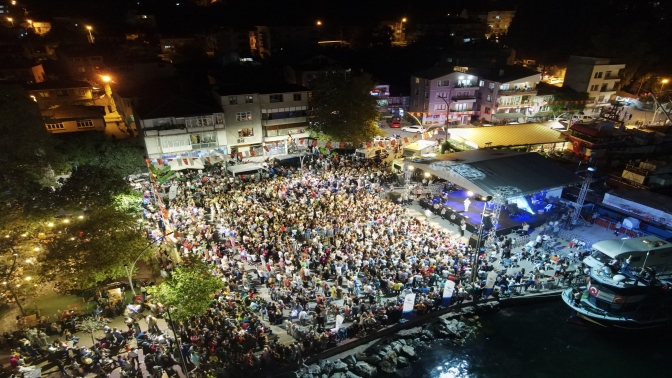 Soner Sarıkabadayıdan Muhteşem Konser