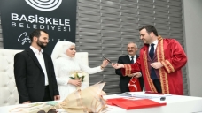 Depremzede Çift Başiskele’de Dünya Evine Girdi