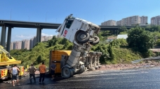 Devrilen tırın kupası şaha kalktı