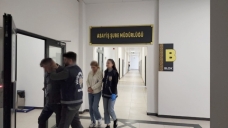 Evden altın çalan 2 şüpheli yakalandı