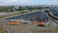 Gölcük terminalinde çatı imalatı sürüyor