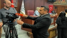 İzmit meclisinde bantlı gönderme