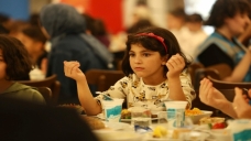Kocaeli protokolü yetimlerle iftarda buluştu