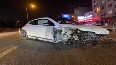 Otomobilin motoru yerinden koptu