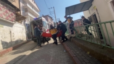 Tabancayı kazara ateşleyen kadın bacağından yaralandı