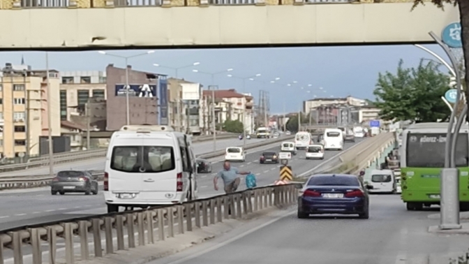 Yeni Yalı D-100'de Tehlikeli Yolcu İndirme