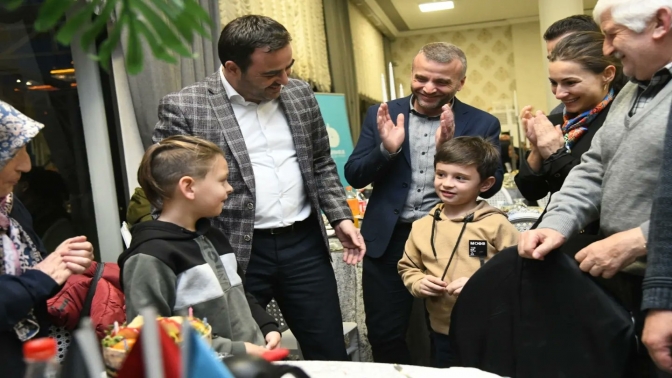 Özlü,  Yetimler ile İftar Açtı