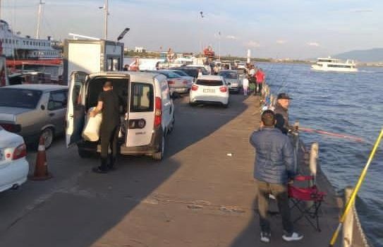 İzmit Balıkçı İskelesi Araç İşgali Altında