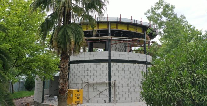 Kitapseverlere Deniz ve Orman Manzarasında Eşsiz Deneyim