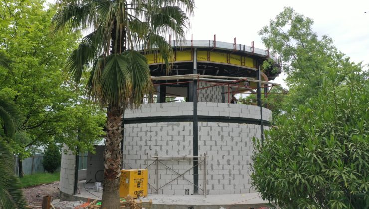 Kitapseverlere Deniz ve Orman Manzarasında Eşsiz Deneyim
