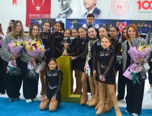 Elite Buz Sporcularından üçte üçlük zafer