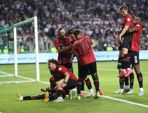 Karagümrük Süper Lig’e Yükseldi!