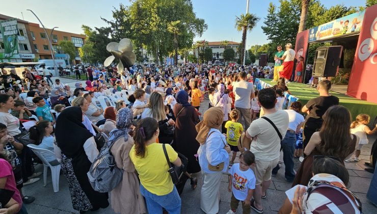 Karne Şenliği’nde Gölcük Anıtpark’ı Doldurdu